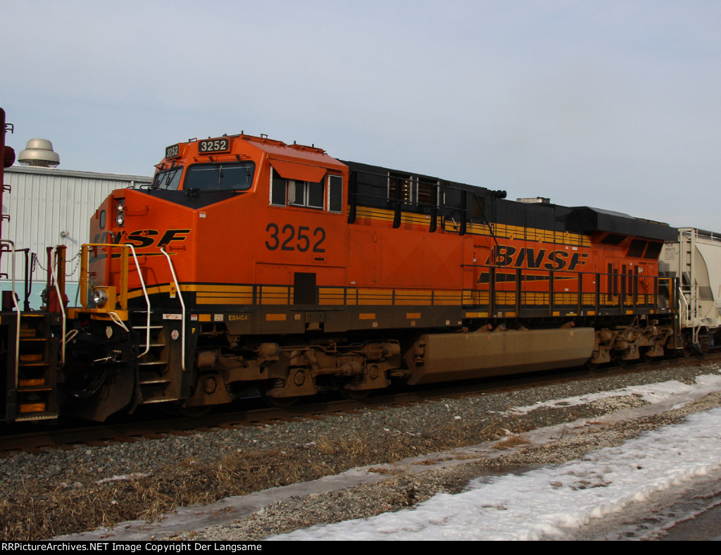 BNSF 3252